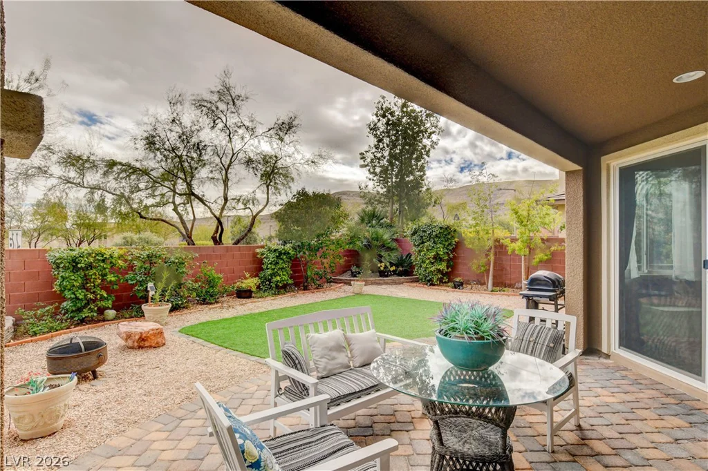 10313 Aragon Crown, Las Vegas, NV 89135