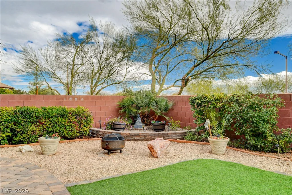 10313 Aragon Crown, Las Vegas, NV 89135