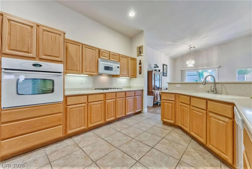 6816 Hazelnut Garden, Las Vegas, NV 89131