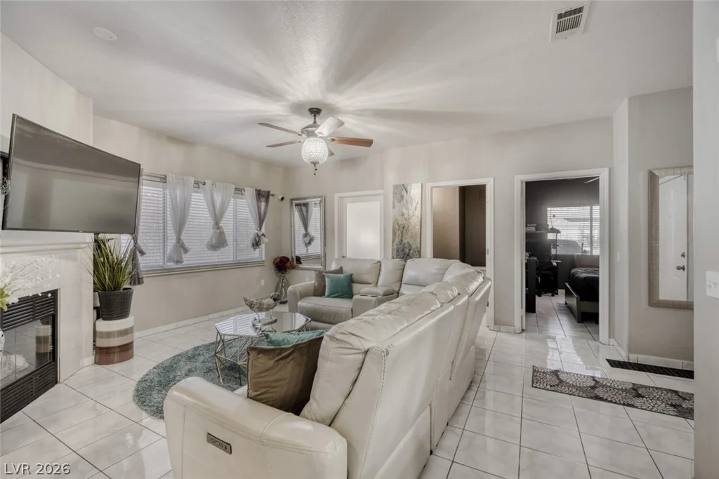 8725 Flamingo, Las Vegas, NV 89147