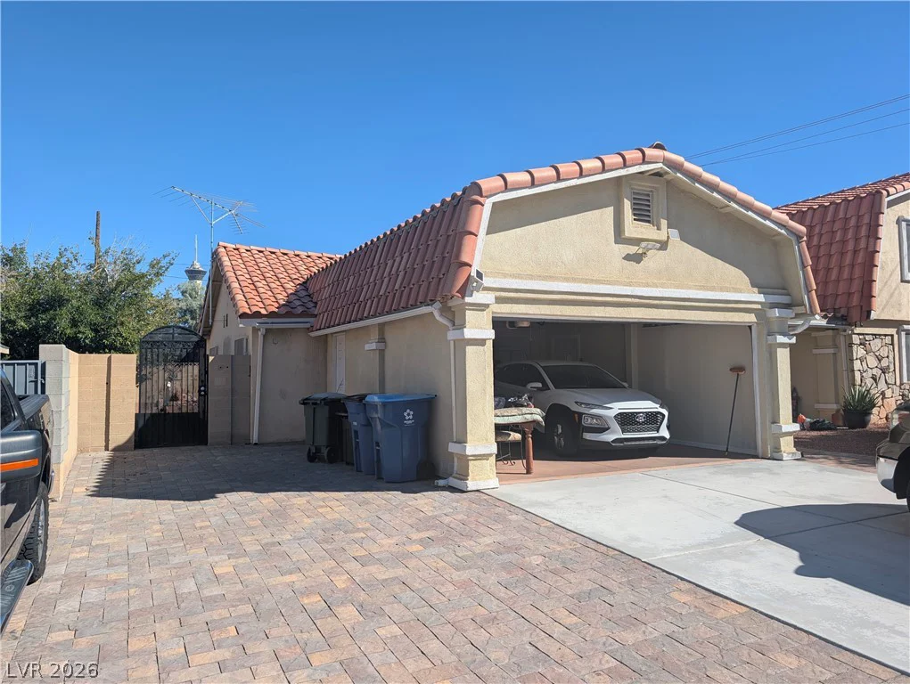1905 Westlund, Las Vegas, NV 89102