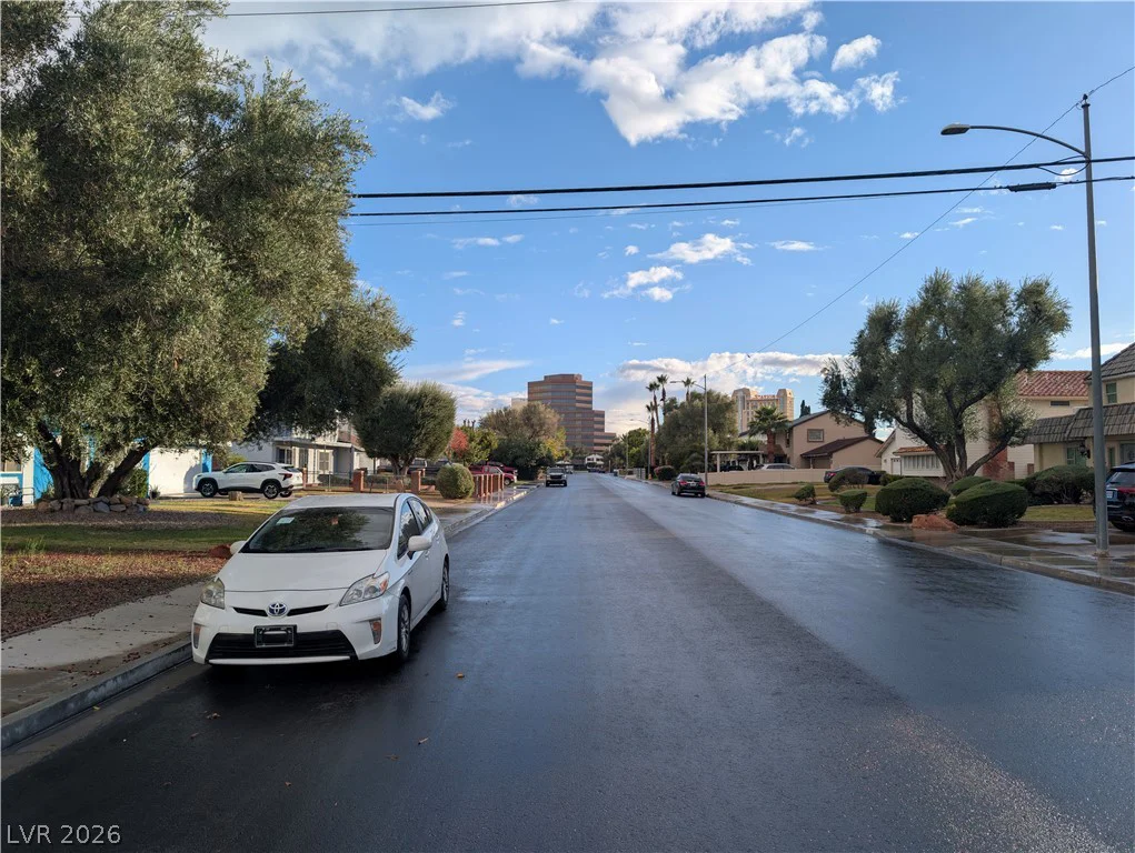 1905 Westlund, Las Vegas, NV 89102