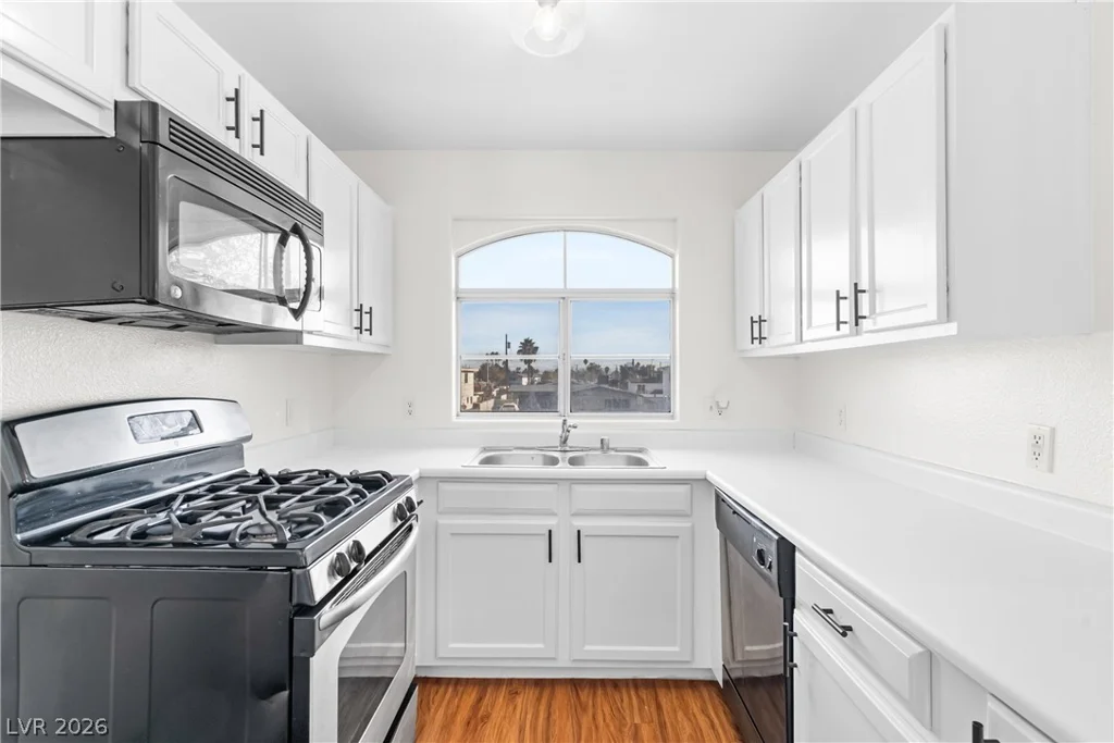 4408 Lake Mead, Las Vegas, NV 89108