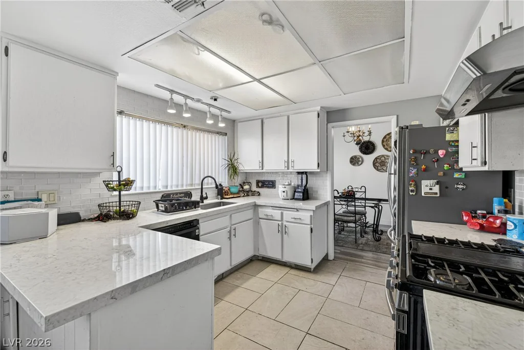 1938 Casey, Las Vegas, NV 89119