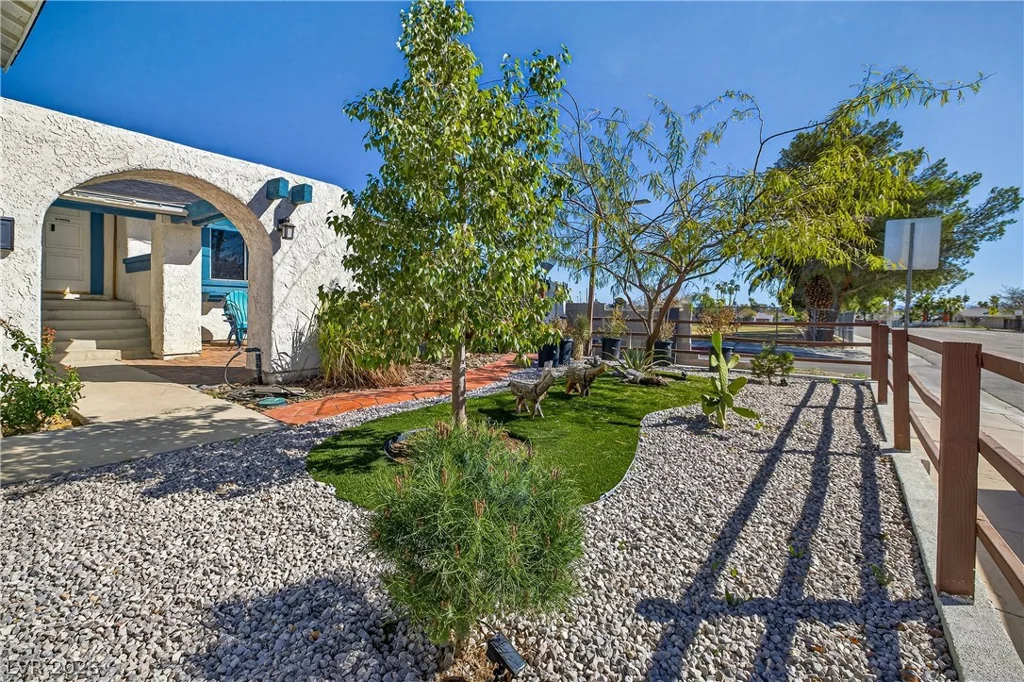 1938 Casey, Las Vegas, NV 89119