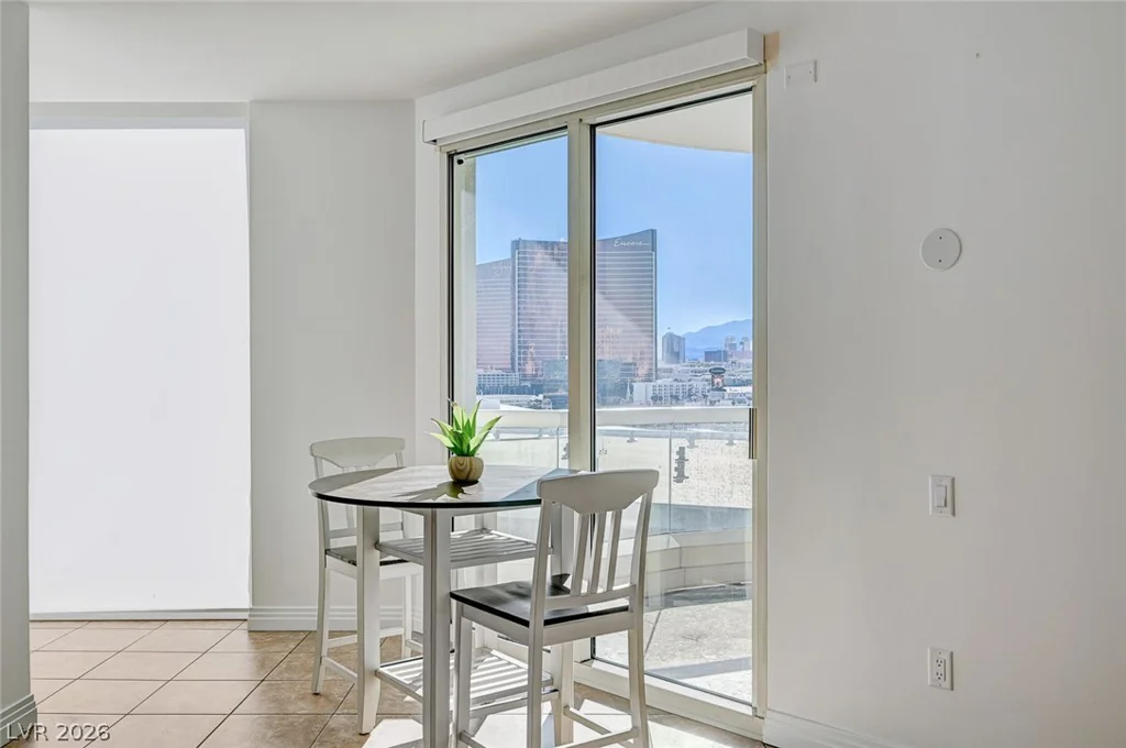 2857 Paradise, Las Vegas, NV 89109