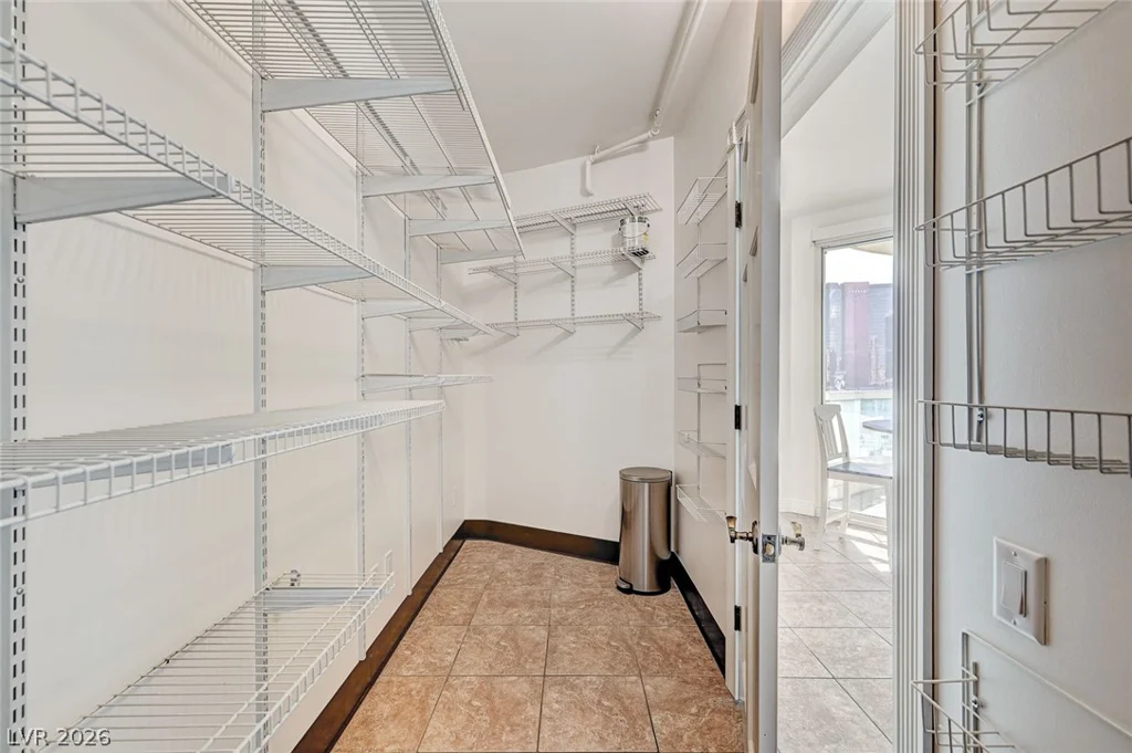 2857 Paradise, Las Vegas, NV 89109