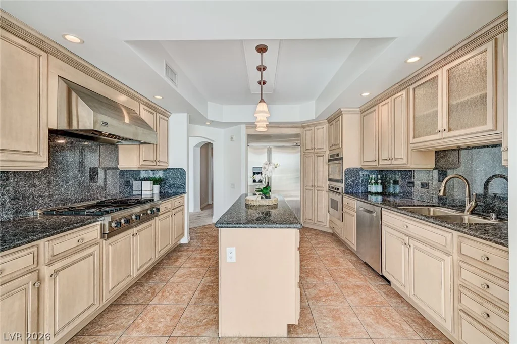 2857 Paradise, Las Vegas, NV 89109