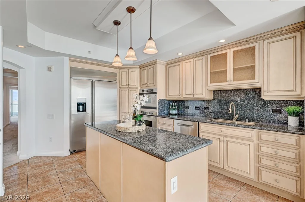 2857 Paradise, Las Vegas, NV 89109