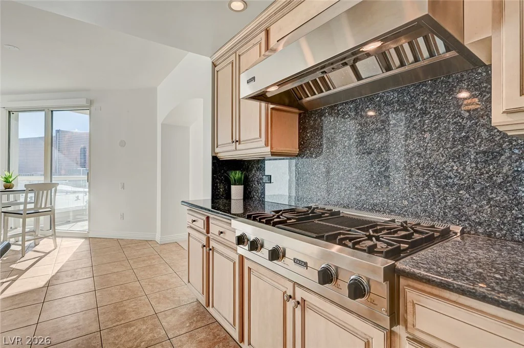 2857 Paradise, Las Vegas, NV 89109