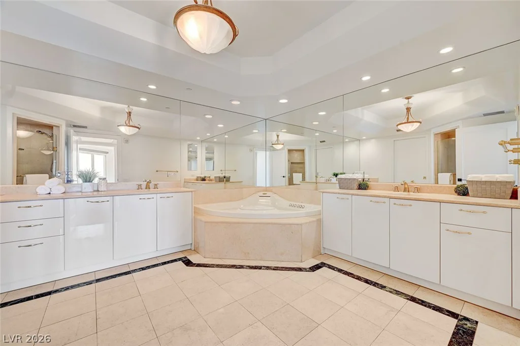2857 Paradise, Las Vegas, NV 89109