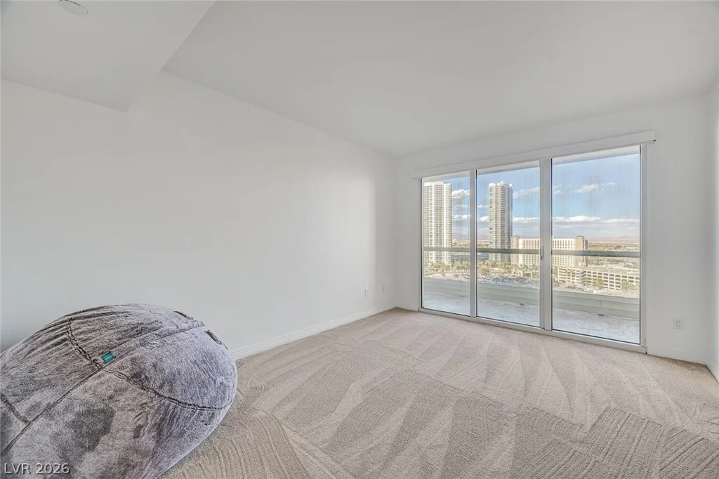 2857 Paradise, Las Vegas, NV 89109