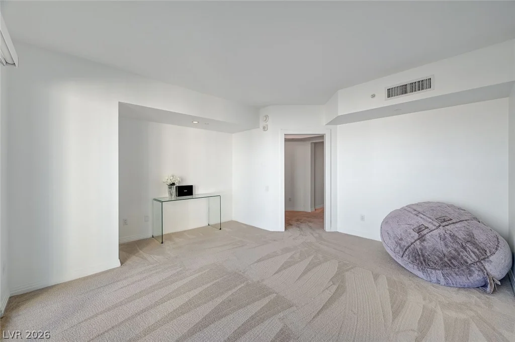 2857 Paradise, Las Vegas, NV 89109