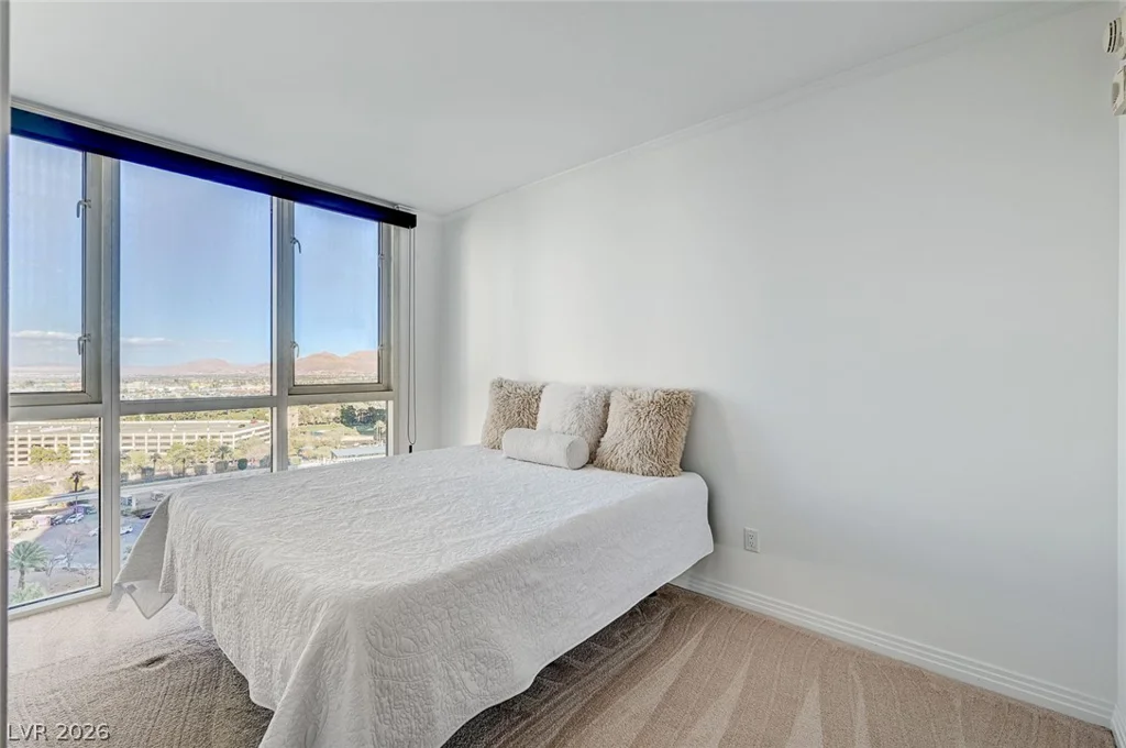 2857 Paradise, Las Vegas, NV 89109