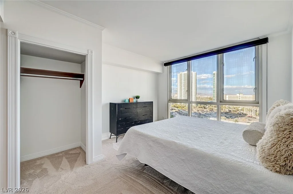2857 Paradise, Las Vegas, NV 89109