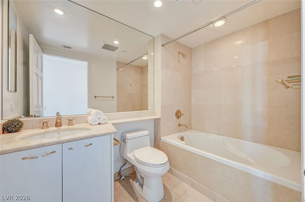 2857 Paradise, Las Vegas, NV 89109