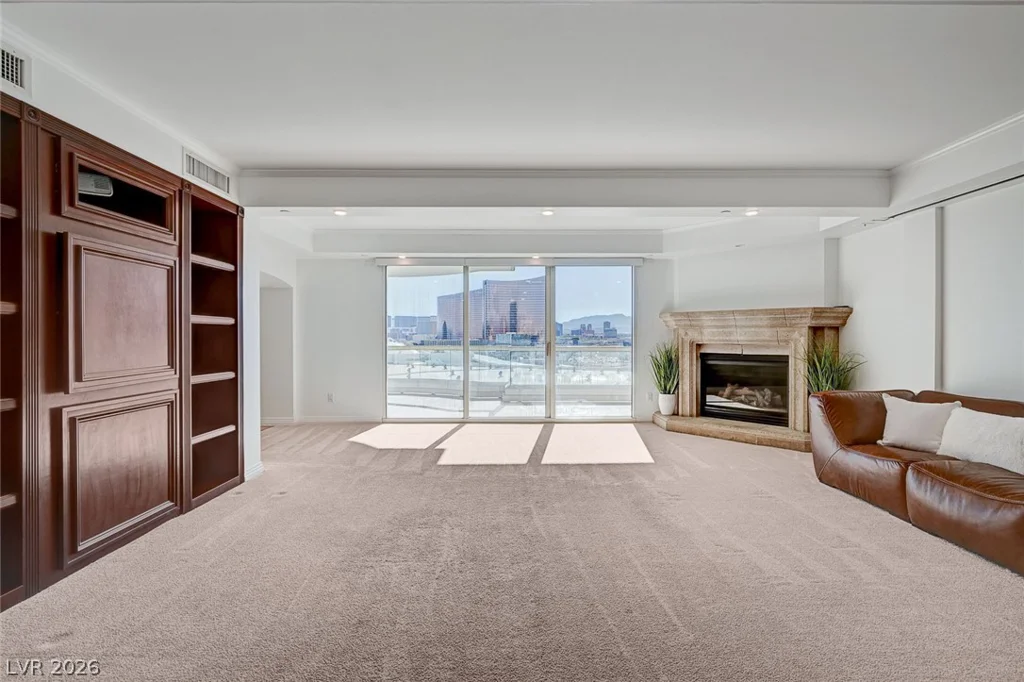 2857 Paradise, Las Vegas, NV 89109