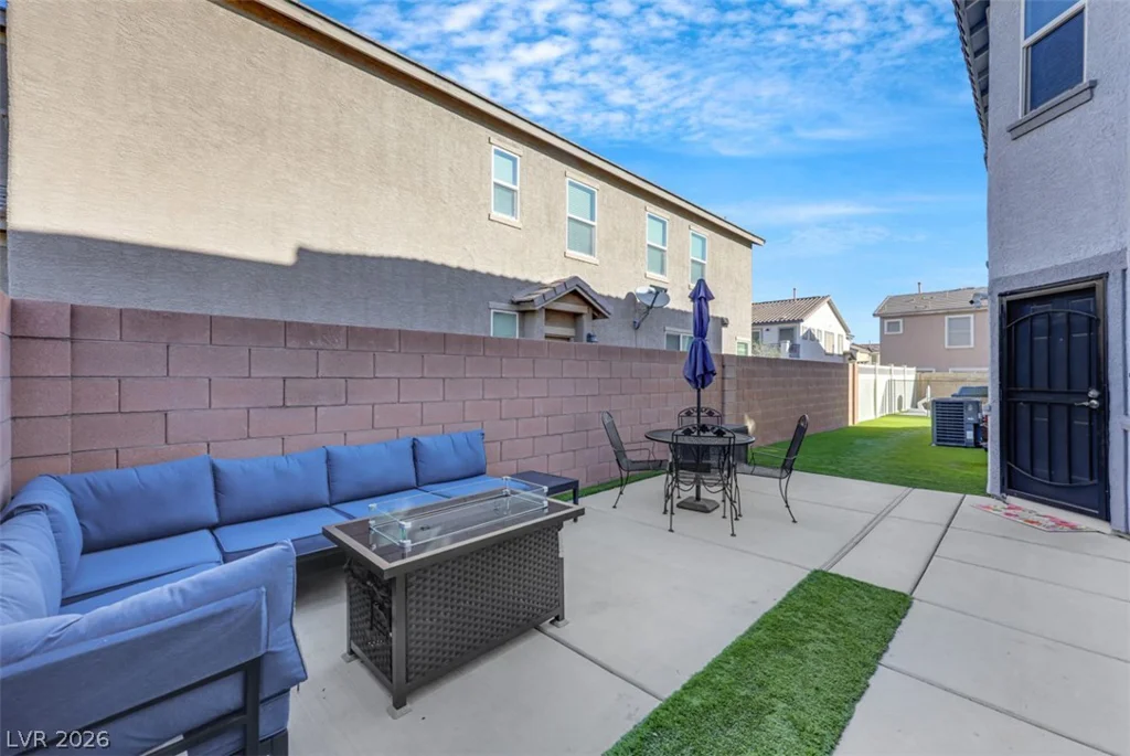1140 Blakes Field, Henderson, NV 89011