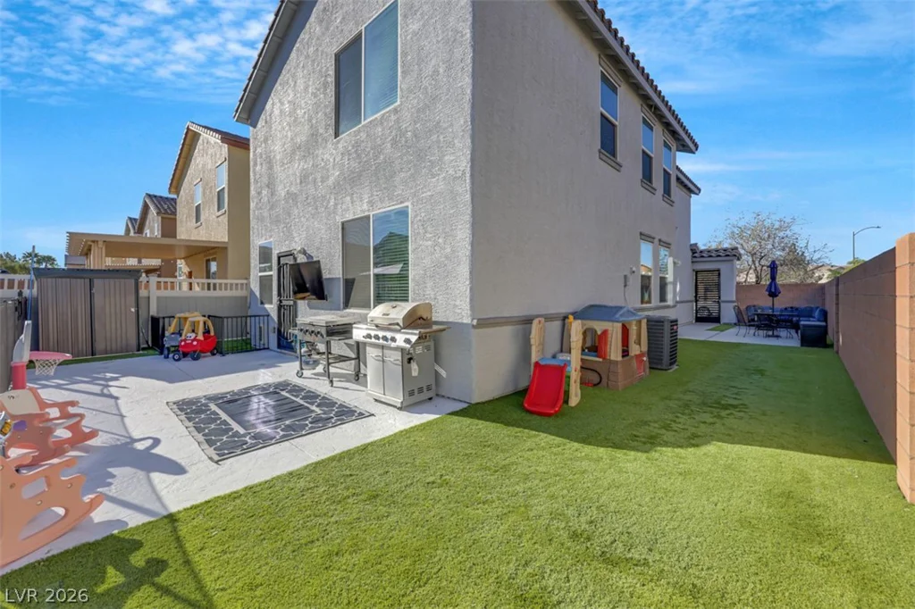1140 Blakes Field, Henderson, NV 89011