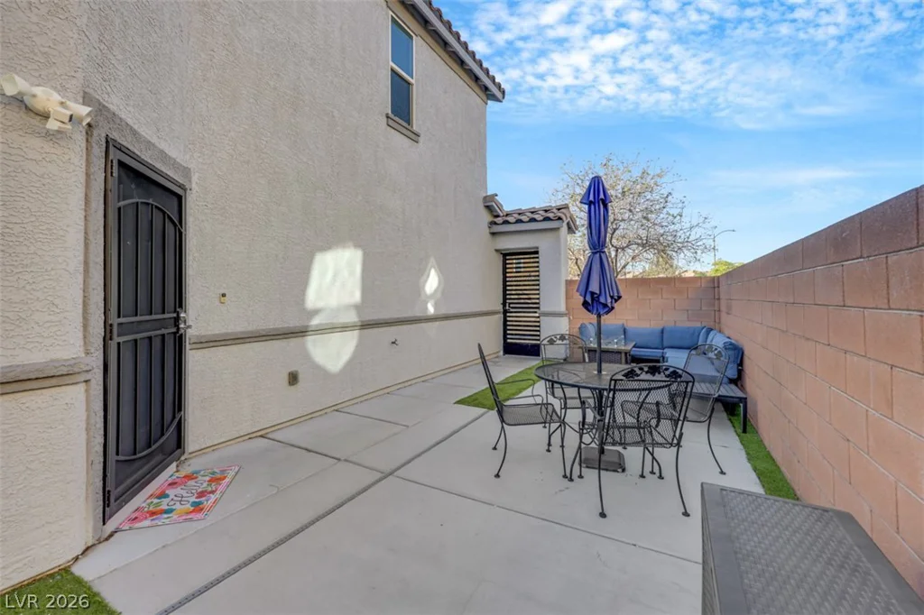 1140 Blakes Field, Henderson, NV 89011