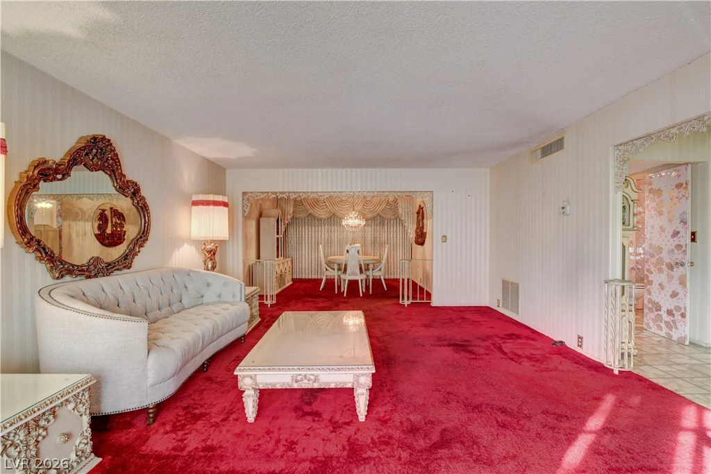 624 Tam O Shanter, Las Vegas, NV 89109