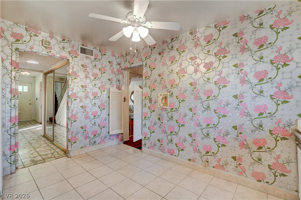 624 Tam O Shanter, Las Vegas, NV 89109