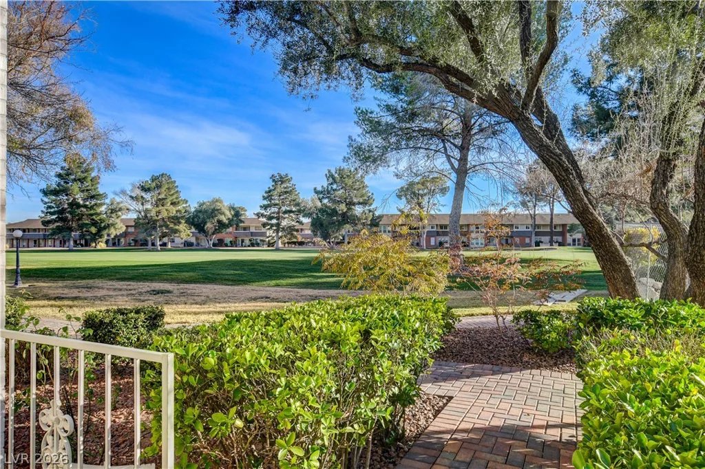 624 Tam O Shanter, Las Vegas, NV 89109