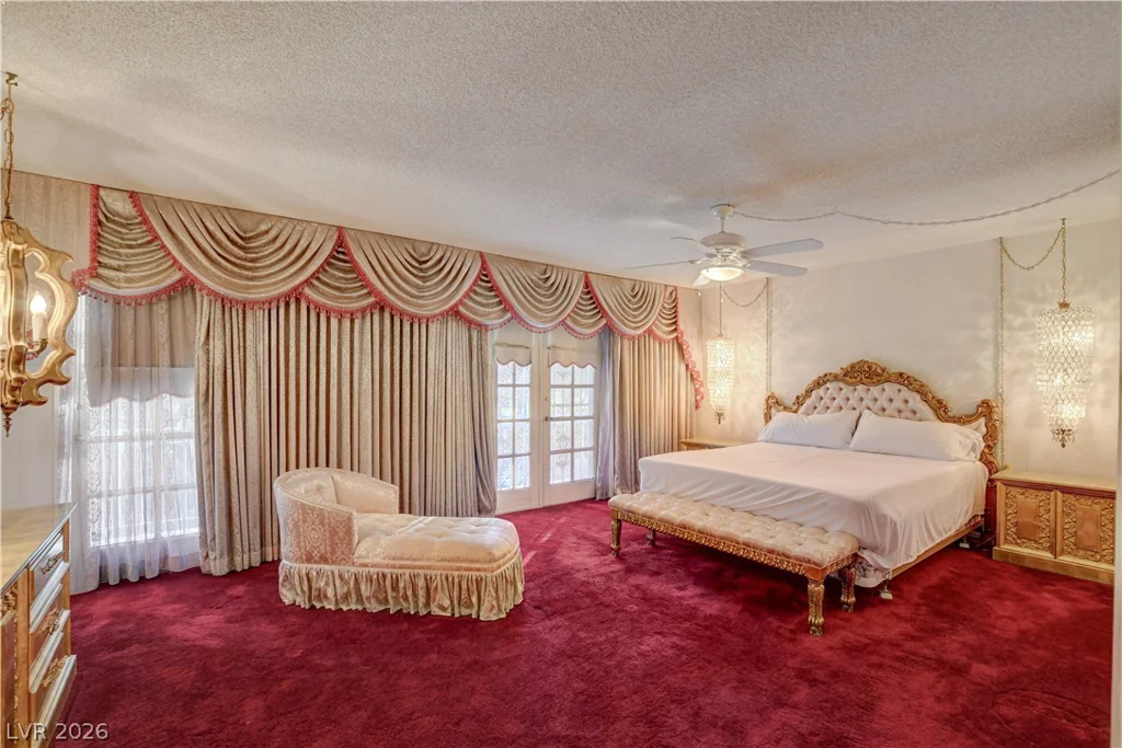 624 Tam O Shanter, Las Vegas, NV 89109