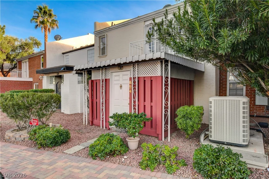 624 Tam O Shanter, Las Vegas, NV 89109