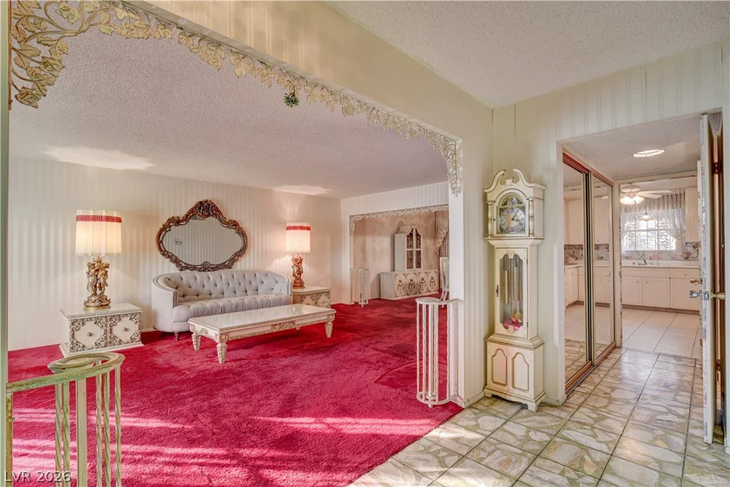 624 Tam O Shanter, Las Vegas, NV 89109