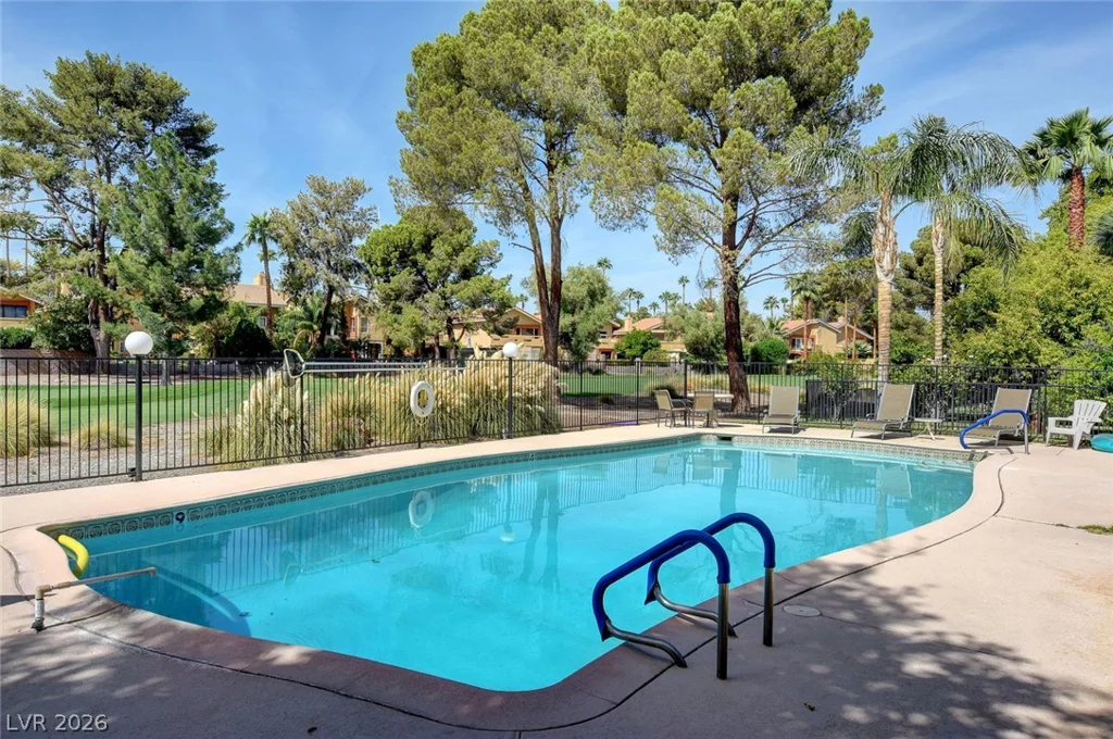 624 Tam O Shanter, Las Vegas, NV 89109