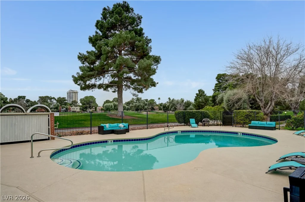 624 Tam O Shanter, Las Vegas, NV 89109
