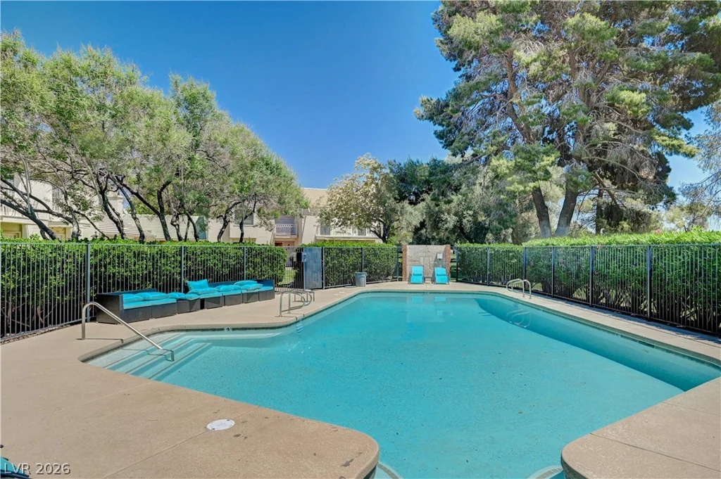 624 Tam O Shanter, Las Vegas, NV 89109