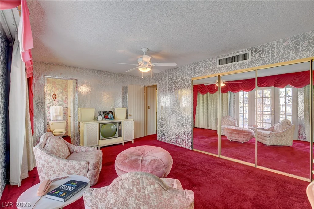 624 Tam O Shanter, Las Vegas, NV 89109
