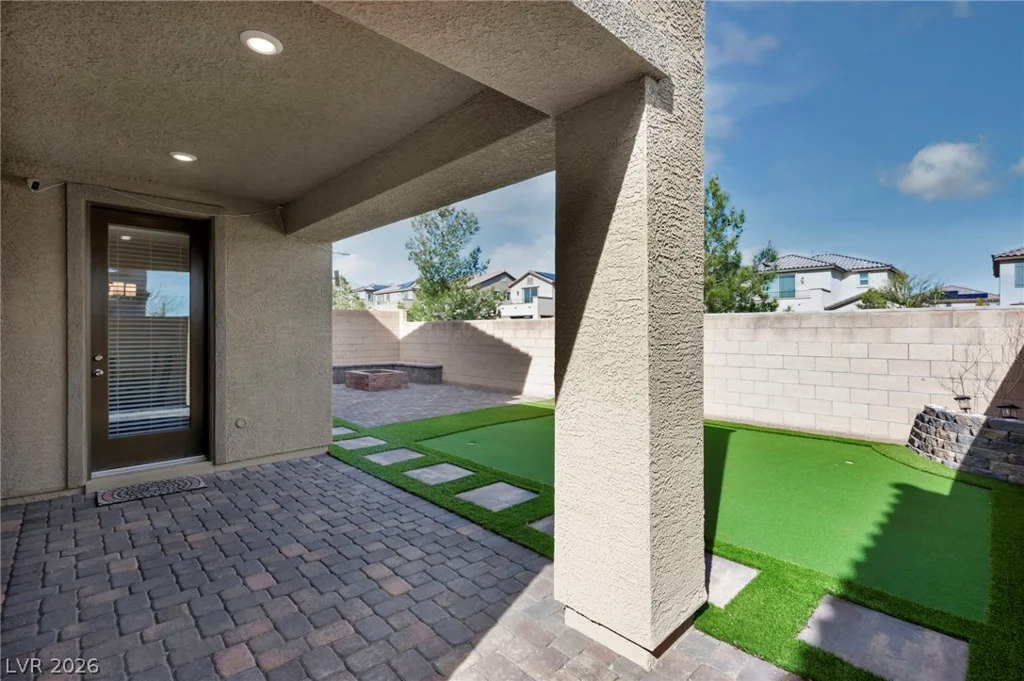 10116 Skye Castle, Las Vegas, NV 89166