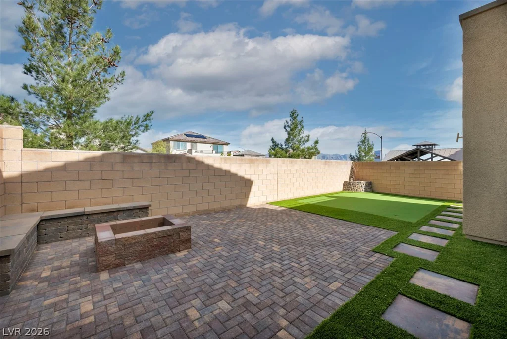 10116 Skye Castle, Las Vegas, NV 89166
