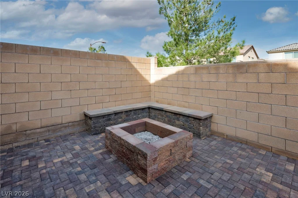 10116 Skye Castle, Las Vegas, NV 89166