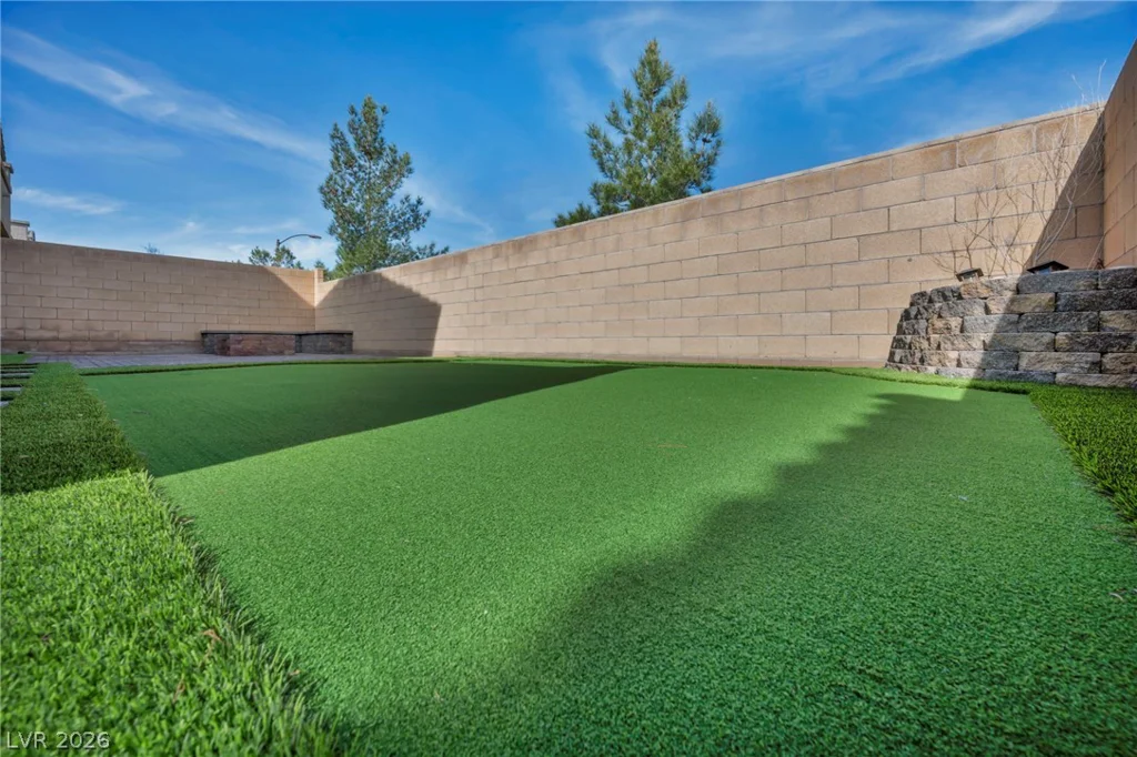 10116 Skye Castle, Las Vegas, NV 89166