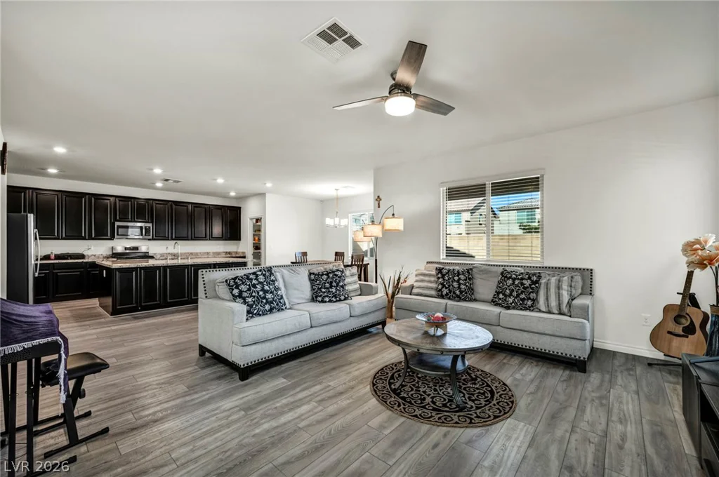 10116 Skye Castle, Las Vegas, NV 89166