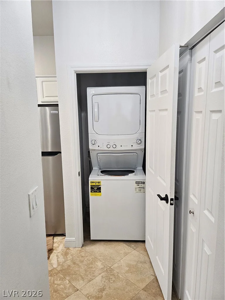 5250 Rainbow, Las Vegas, NV 89118
