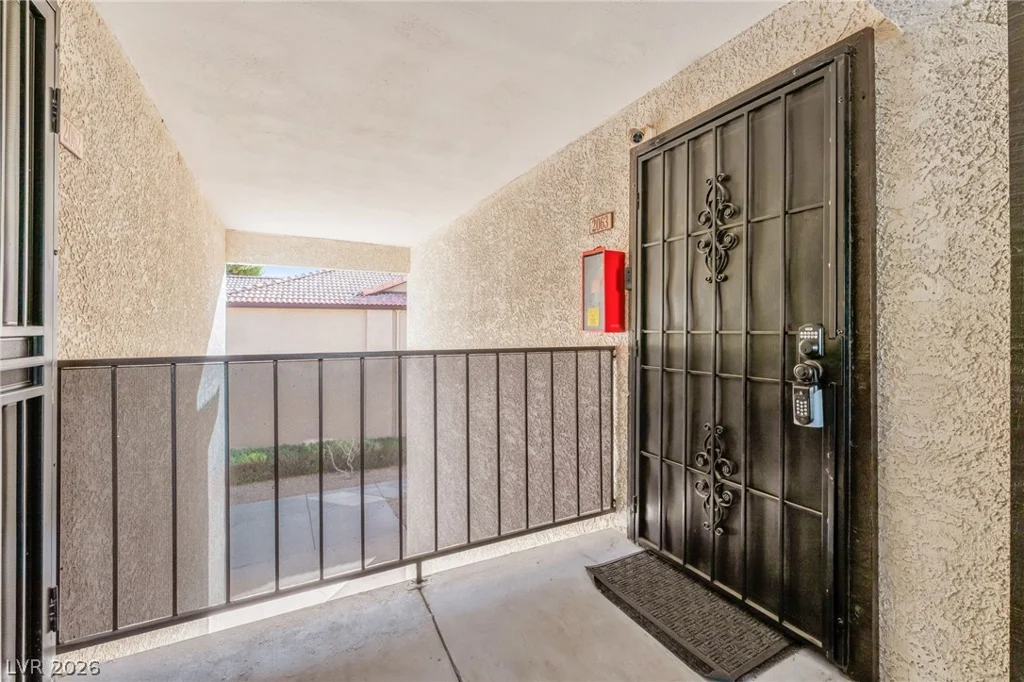 2451 Rainbow, Las Vegas, NV 89108