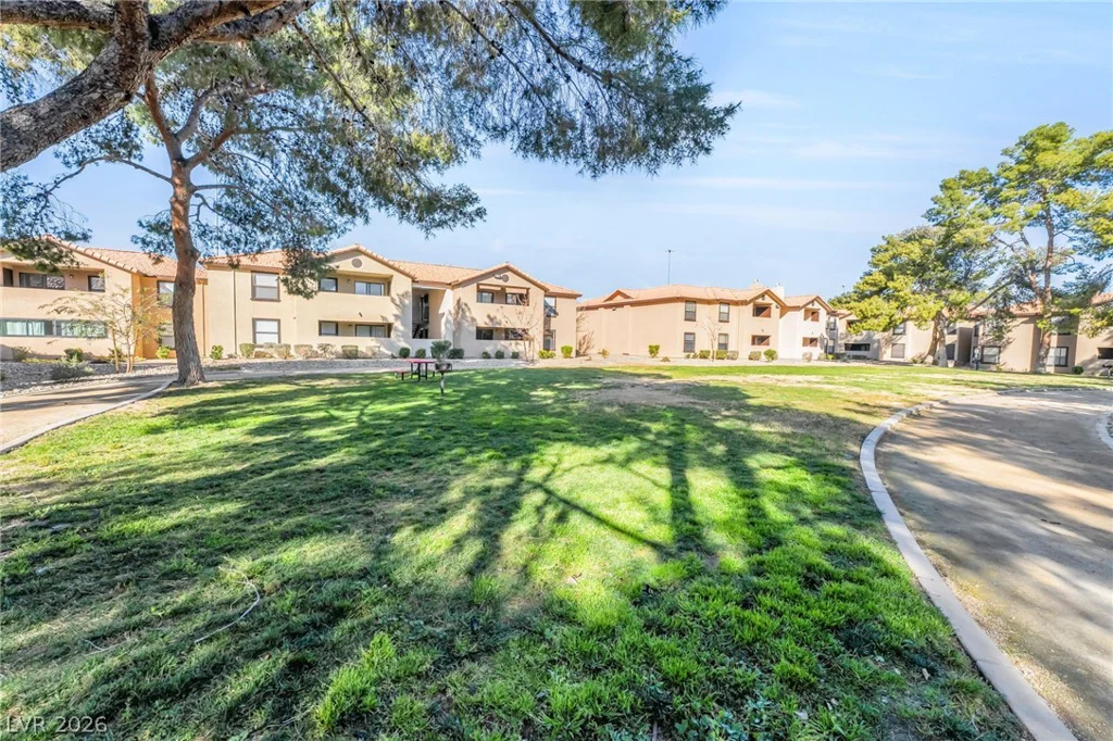 2451 Rainbow, Las Vegas, NV 89108
