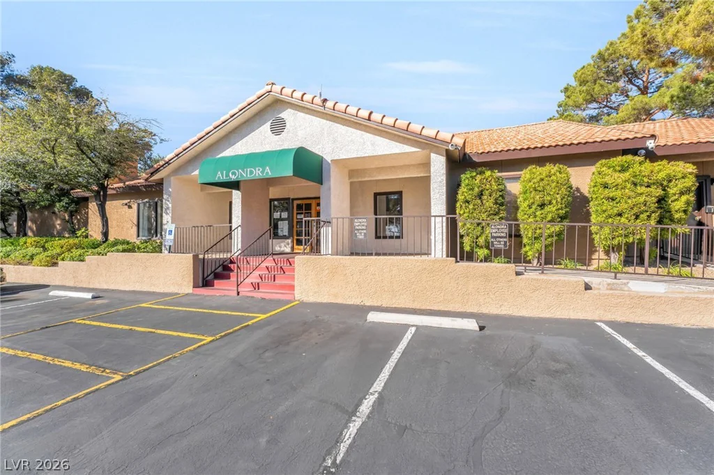 2451 Rainbow, Las Vegas, NV 89108