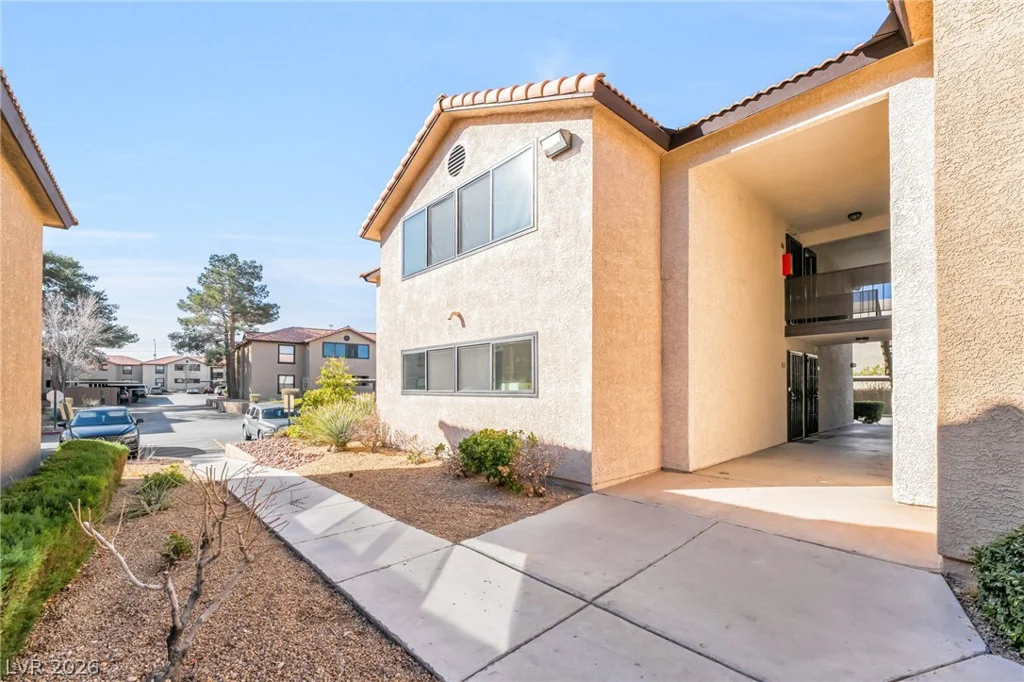 2451 Rainbow, Las Vegas, NV 89108