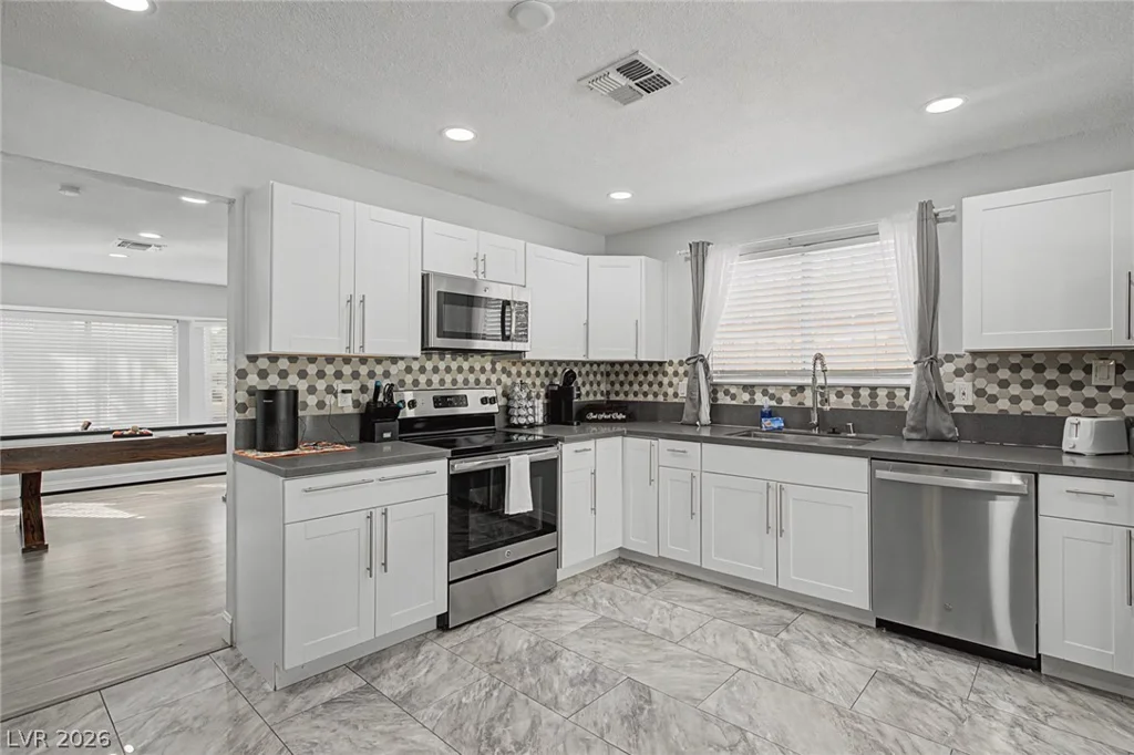 5816 Cherokee, Las Vegas, NV 89103