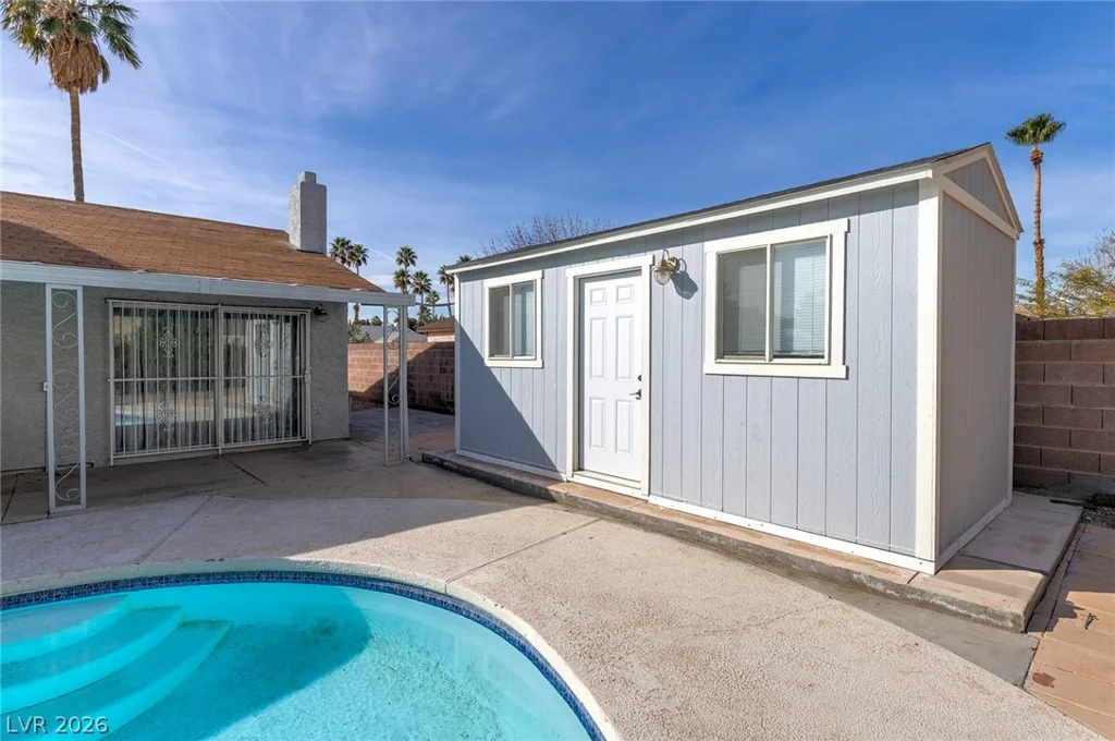 5816 Cherokee, Las Vegas, NV 89103