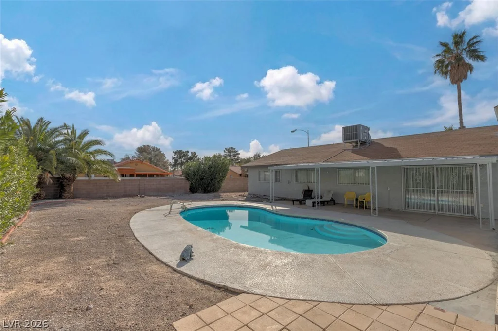 5816 Cherokee, Las Vegas, NV 89103
