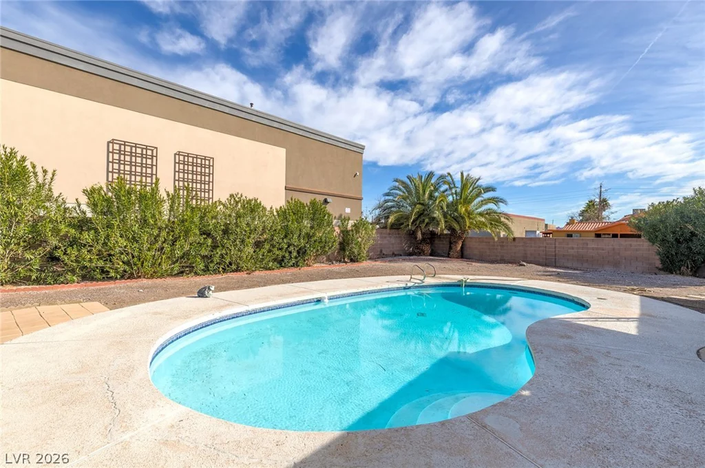 5816 Cherokee, Las Vegas, NV 89103