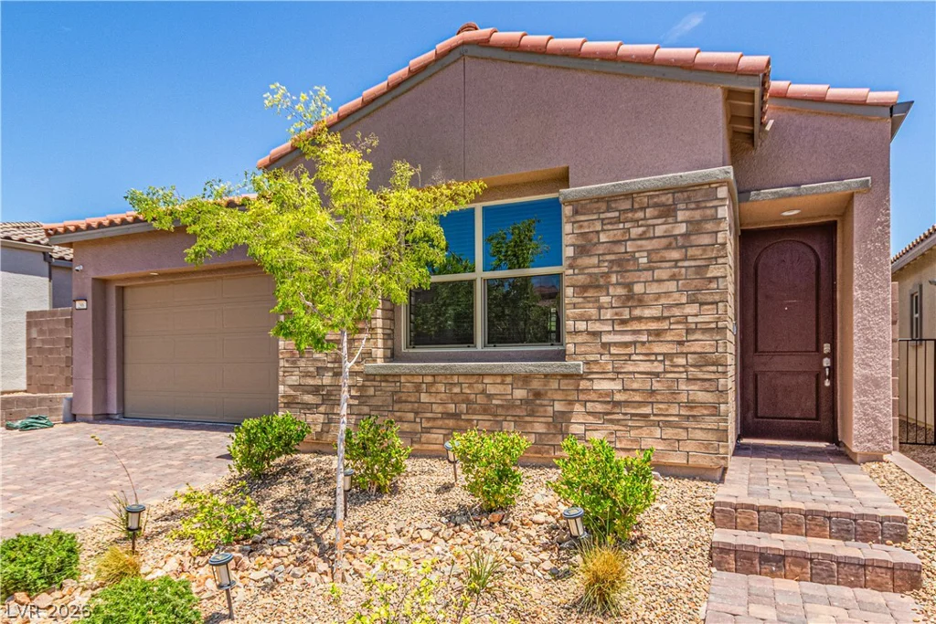 298 Nine Mile Creek, Las Vegas, NV 89138
