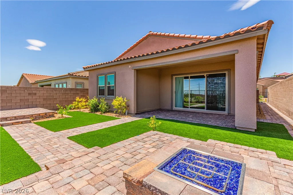 298 Nine Mile Creek, Las Vegas, NV 89138